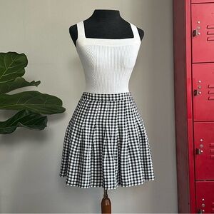 Y2K 90s Black and White Plaid Skater Skirt Fire Los Angeles vintage zip closure